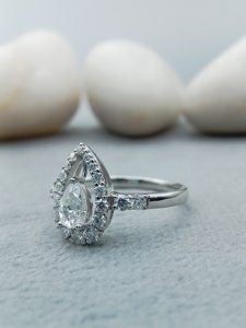 Women's Custom 1ct Pear Cut Solitaire Engagement Wedding Party Ring Classic 14k/18k Gold for Certified Lab Grown Diamond VVS - Product Image 2