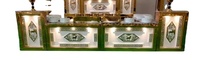 Comptoir de buffet d'hôtel, design de vaisselle, comptoir de service de traiteur en argent pour plats, plateau de buffet, support de présentation dans l'hôtel