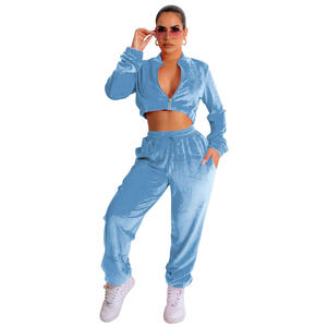 Ensemble de survêtement en velours avec strass personnalisé pour femmes, sweat à capuche court en velours, pantalon évasé, ensemble de jogging, vêtements de détente pour femmes, ensemble deux pièces, vêtements - Product Image 5