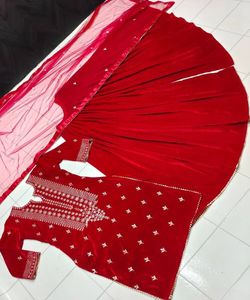 Último Modelo de Vestido Abaya Musulmán Sostenible para Mujer en Chifón y Poliéster, Manténgase a la Moda con la Moda Inspirada en Bollywood - Product Image 2