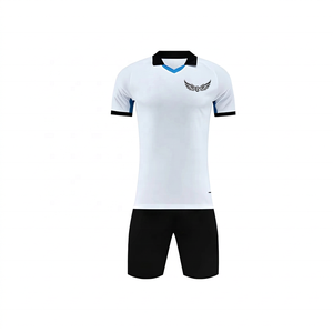 Conjunto Deportivo de Fútbol para Hombre, Camiseta Blanca con Pantalones Cortos Negros, Cuello en V, Manga Corta, Poliéster que Absorbe la Humedad - Product Image 1