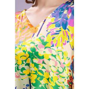 Whispering Colors Kaftan corto de satén suave para mujer con juego de impresión digital - Product Image 6