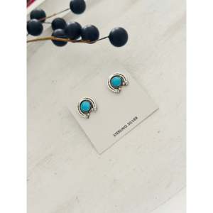Annette Chiquito Kingman Turquoise & Sterling Silver Stud <b>Earrings</b> <b>Horse</b> <b>Shoe</b> Post with Bezel Setting - Product Image 4