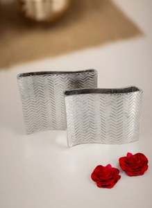 Jarrón de mesa de aluminio con textura ondulada, jarrón decorativo martillado con textura de cincel, florero hecho a mano, decoración del hogar decorativa - Product Image 6