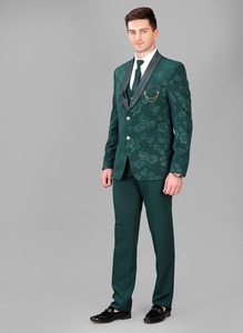 Costume pour homme vert foncé tendance en vente chaude, pour une tenue formelle élégante, des événements du soir et des fonctions de luxe, disponible à la vente - Product Image 3