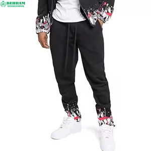 Conjunto Deportivo de Lujo Personalizado con Sudadera con Capucha Estampada y Cintura Elástica, Pantalones con Cordón Ajustable y Efecto Desgastado - Product Image 3