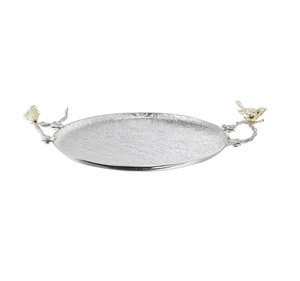 Plateau en aluminium moderne artisanal, prix bas, plateau de service décoratif avec poignée en forme de branche, plateau en métal rectangulaire - Product Image 2