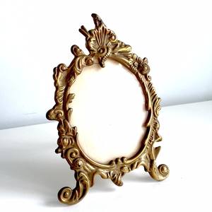 กรอบรูปลายดอกไม้ทำจากโลหะออกซิไดซ์ได้รับการออกแบบอย่างสวยงามจากอินเดีย - Product Image 1