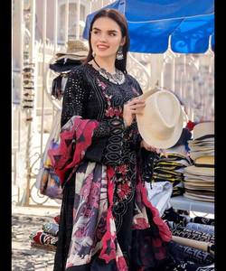 Belle robe modeste pakistanaise de couleur blanche avec costume de pelouse de style fourchette et longue Dupatta - Product Image 3