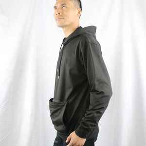 Jersey de lana de Merino 100% personalizado para hombre, jersey con bolsillos canguro, Sudadera con capucha de lana cómoda para hombre - Product Image 5