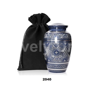 โกศสำหรับผู้ใหญ่สำหรับขี้เถ้ามนุษย์พร้อมถุงกำมะหยี่รูปใบไม้สีเงินแกะสลักทั้งตัว - Product Image 1