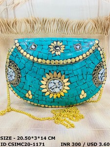 กระเป๋าคลัทช์โลหะทำด้วยมือลายโมเสกสำหรับงานเฉลิมฉลองและกิจกรรมพิเศษของผู้หญิงจากช่างฝีมือชาวอินเดีย - Product Image 3