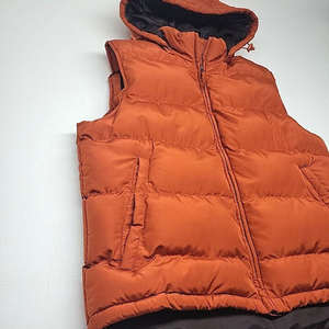 Veste matelassée oversize à capuche pour femme MOVATEXTILES, veste à bulles en coton rembourrée, vêtements d'extérieur chauds pour l'hiver, veste matelassée personnalisée - Product Image 1