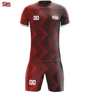 Maillot de football personnalisé 100 % polyester à transfert thermique, prix de gros OEM, respirant et séchage rapide pour l'été - Product Image 6