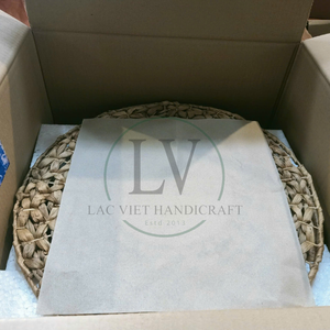 Espejo redondo decorativo de jacinto de agua tejido vietnamita para sala de estar, baño, dormitorio o entrada. - Product Image 5