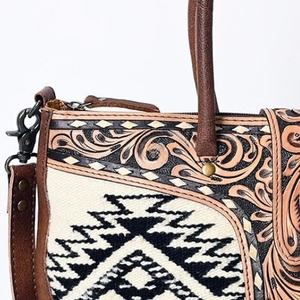 Nouveauté Western Aztec Sac fourre-tout en cuir usiné Sac à bandoulière vintage Sacs à main aztèques uniques en cuir matelassé - Product Image 4