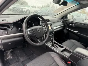 Toyota Camry SE 2017 Elegante y Económico - Product Image 2