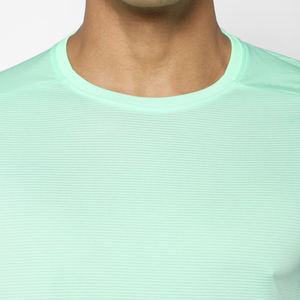 T-shirt de sport pour homme à manches courtes, coupe ajustée, respirant, confortable, personnalisé OEM, pour entraînement actif, course à pied, fitness - Product Image 6