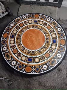 Table basse en pierre vintage exquise de conception traditionnelle durable dessus de table en marbre de incrustation de pierres précieuses pour un usage domestique de salon - Product Image 3