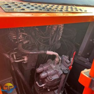 Excavatrice Hitachi ZX200 d'occasion de qualité supérieure à vendre, modèle mini avec moteur Cummins, composants essentiels inclus - Product Image 4