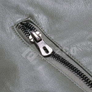 Veste en cuir d'hiver chaude pour homme, en cuir de vache, col montant, logo sur le devant, personnalisable, imperméable, respirante, best-seller - Product Image 4