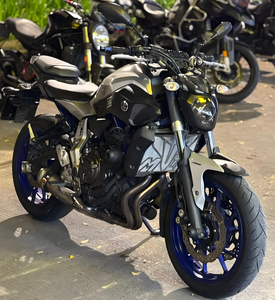 Très propre, utilisé pour la Yamaha MT07 de 2015. Moto sportive d'occasion super puissante et de haute qualité - Product Image 5