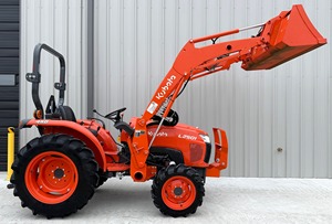 Tractor Agrícola Kubota L2501 – Tractor Compacto de 25 HP de Alta Eficiencia para Arado, Labranza y Aplicaciones Utilitarias - Product Image 4