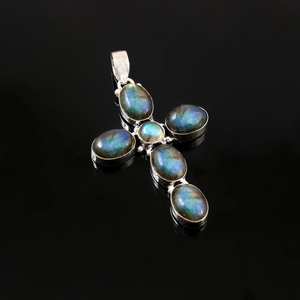 จี้แลบราโดไรต์สีฟ้าหรือหลายไฟใน925สเตอริงเงินสร้อยคออัญมณี unisex สำหรับสวมใส่ทุกวันหรือเป็นของขวัญพิเศษ - Product Image 3