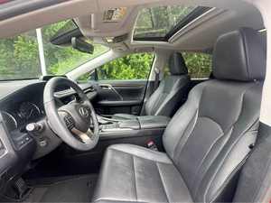 Lexu-s RX 350 Sport Utility d'occasion propre, année 2022 - Product Image 3