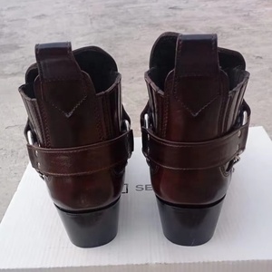 รองเท้าบูทคาวบอยหนังแท้ทำมือสุดหรู สไตล์ตะวันตก แบบ unisex  ตกแต่งโซ่โลหะที่ข้อเท้า หัวแหลม สีสั่งทำได้ สำหรับฤดูร้อน - Product Image 4