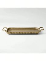 Plateau de service en laiton de luxe au design artisanal moderne pour le Ramadan et les dîners de mariage, ajoutant chaleur et richesse à la table.
