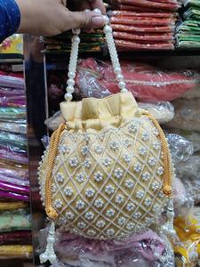 Sac Potli ethnique brodé à la main, cadeau de mariage pour femmes indiennes, sac à main, porte-monnaie, sac cadeau de mariage, meilleur prix - Product Image 3