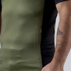 Rash Guard manga corta Rash Guard tamaño personalizado y diseños para hombres ropa deportiva cómoda Rash Guard - Product Image 5