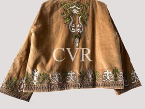 เสื้อโค้ทกำมะหยี่ปักมือ ปกคอปก แขนสามส่วน ไซส์ใหญ่สำหรับผู้หญิง เสื้อคลุมลำลองสำหรับฤดูใบไม้ร่วง - Product Image 3