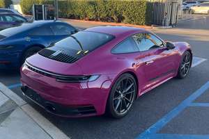 2024 911 Carrera T Coupé ~4,000 Millas, Transmisión Manual de 7 Velocidades, Ruby Star Neo, Mayormente sin Modificaciones - Product Image 3