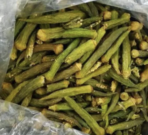 Material crudo de okra seleccionado, producido en Vietnam, ideal para aperitivos gourmet, con un sabor intenso y una textura crujiente y firme. - Product Image 1