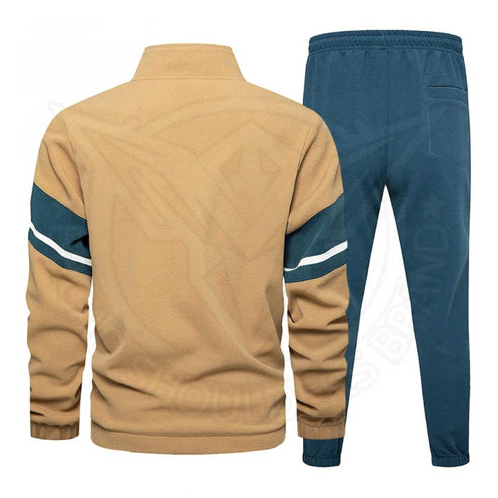 High Quality Comfortable Lightweight Men's Running Wear Tracksuits Solid Pattern Plus Size Bulk Quantity for Winter Season