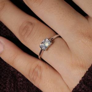 Omkar personalizar joyería 0.32ct radiante bisel ajuste circón anillos Unisex boda platino 925 Plata lujo - Product Image 3