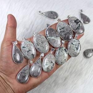 En gros Kammererite Pierres Précieuses Collier Lunette Pendentif Incroyable Qualité pour la Fabrication de Bijoux au Détail Belle Qualité Incrustation - Product Image 5