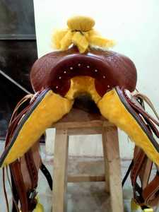 Selle de cheval en cuir occidental léger de qualité supérieure durable et confortable pour l'équitation Matériau synthétique - Product Image 3