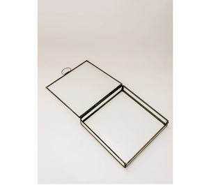 Belle boîte à bijoux en verre métallique artisanale d'inspiration vintage avec finition de qualité supérieure, parfaite pour les amateurs de décoration intérieure - Product Image 1