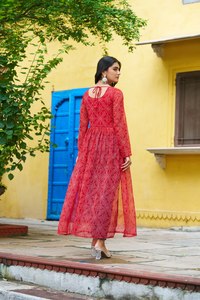 Tendance indienne et pakistanaise Faux Georgette Kurti's Set Bandhej Print Work avec Kutchi Patch-work Round Neck comme indiqué dans l'image - Product Image 5