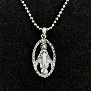 Pendentif en diamant taille princesse (6,3 grammes) en argent, bijoux religieux avec quartz, plaqué or rhodié, fabriqué en Inde - Product Image 1