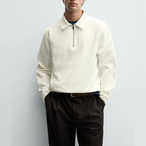 Polo décontracté en tissu de haute qualité, confortable et durable, parfait pour un usage quotidien, le bureau ou la promotion de la marque - Product Image 1