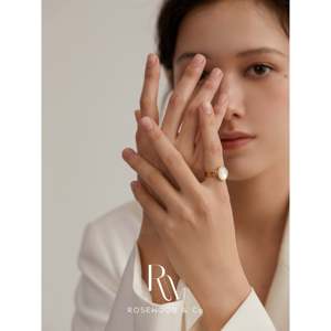 Anello Sigillo Vintage Placcato Oro, Non si Ossida, con Fascia in Madreperla e Motivo Animale, Impermeabile, con Catena Dorata, Impilabile - Product Image 1