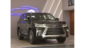 Excelente Lexus LX 570 Usado, Gasolina, Modelo 2020, Especificaciones GCC, Listo para Usar - Product Image 5