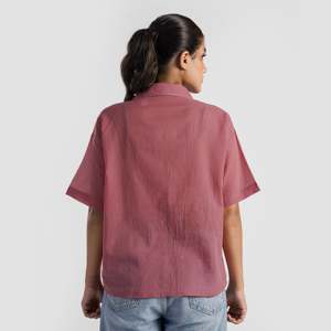 เสื้อเชิ้ตผ้าลินิน GA-I Textura (สีชมพูกุหลาบ) ทรงปกติ คอเสื้อแบบไม่สมมาตร ลายดอกไม้ สไตล์ลำลอง ผ้าลินิน 100% ไซส์ XL ทรงหลวม สำหรับฤดูใบไม้ผลิและฤดูใบไม้ร่วง - Product Image 2