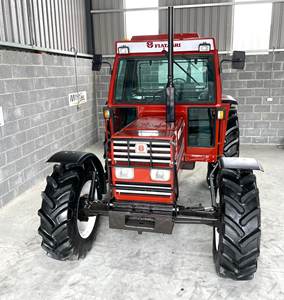 TRACTOR Tractor de Ruedas de 90 CV con Maquinaria para Trabajo y 4001-6000 Horas de Trabajo en Venta - Product Image 1