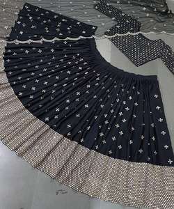 Trabajo de Bordado Intenso con Lehenga Choli para Fiestas, Venta al por Mayor al Precio Más Bajo, Prendas Étnicas - Product Image 1