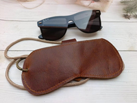 Vente en gros de lunettes de soleil vintage marron étui à lunettes en cuir fait main étui à lunettes support personnalisé spécial tour de cou